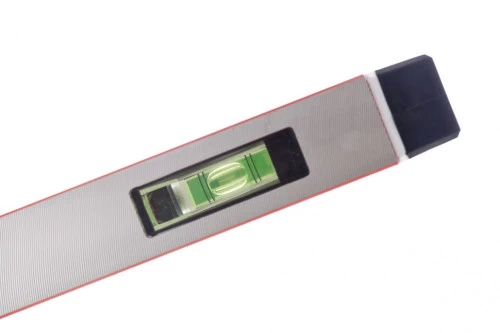 Уровень алюминиевый, магнит, фрезерованный, 3 глазка (1 зеркальный) двухкомпонентные рукоятки, 1500 мм Matrix