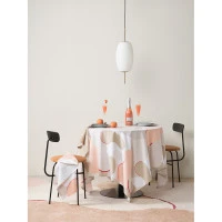 Скатерть из хлопка бежевого цвета с авторским принтом из коллекции freak fruit, 170х170 см