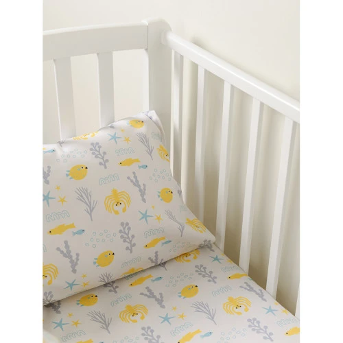 Простыня на резинке из сатина с принтом oceania world из коллекции tiny world, 90х200х28 см