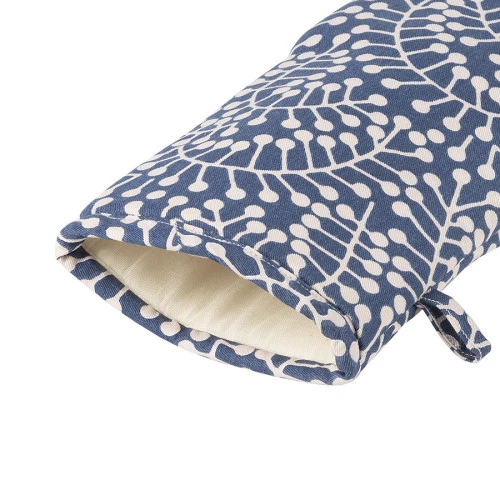 Прихватка-варежка темно-синего цвета с принтом Спелая Смородина из коллекции scandinavian touch, 14х32 см