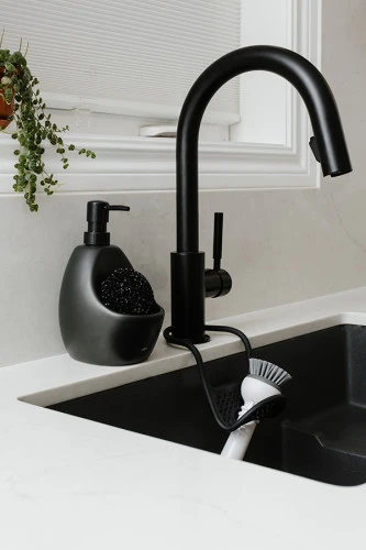 Диспенсер для мыла с подставкой для губки joey, 590 мл, черный