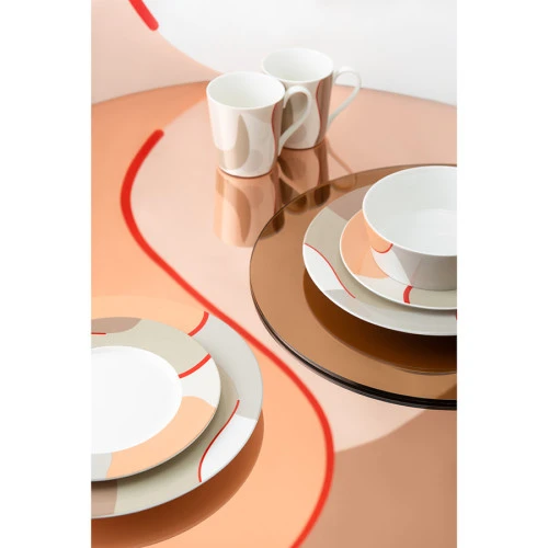 Кружка бежевого цвета с авторским принтом из коллекции freak fruit, 350мл