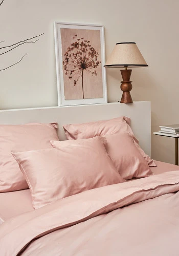 Простыня на резинке из премиального сатина цвета пыльной розы из коллекции essential, 200х200х30 см
