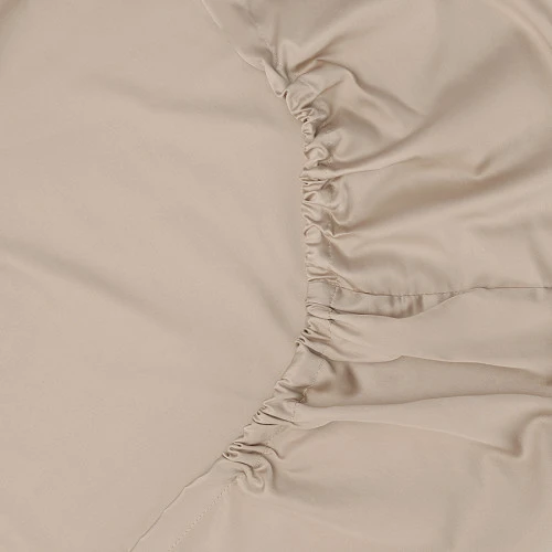 Простыня на резинке из премиального сатина бежевого цвета из коллекции essential, 200х200х30 см