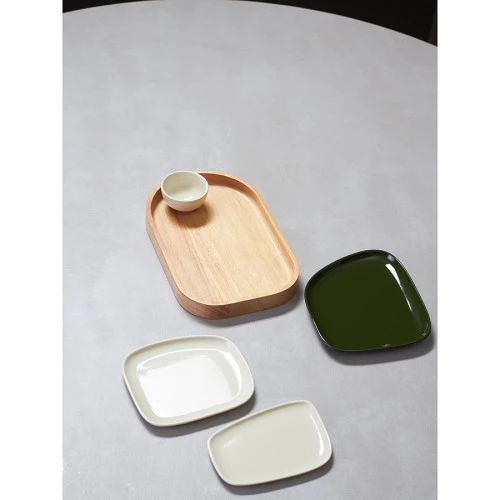 Набор из 4-х сервировочных тарелок на деревянном подносе sorrento