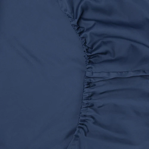 Простыня на резинке из премиального сатина темно-синего цвета из коллекции essential, 160х200х30 см
