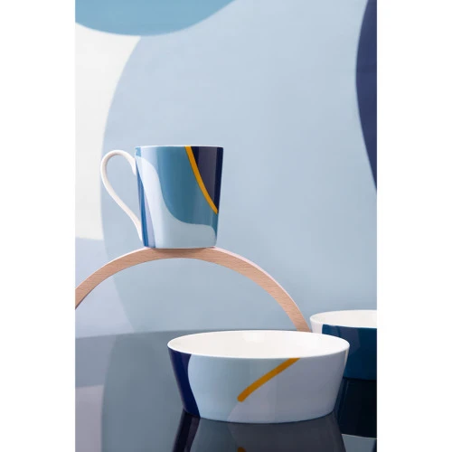 Кружка синего цвета с авторским принтом из коллекции freak fruit, 350мл