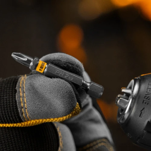 Бита PH2х50, сталь легированная S2, 30 шт., шестигранный профиль, пластиковая коробка, Е 6,3 Denzel