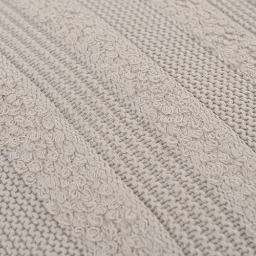 Подушка из хлопка с буклированной вязкой светло-серого цвета из коллекции essential, 45х45 см