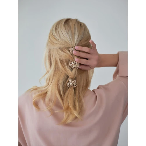 Набор из 4 шелковых резинок для волос бежевого цвета из коллекции essential