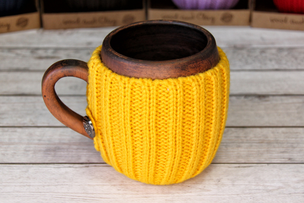 Вязаная кружка с ручкой "Раф кофе"
