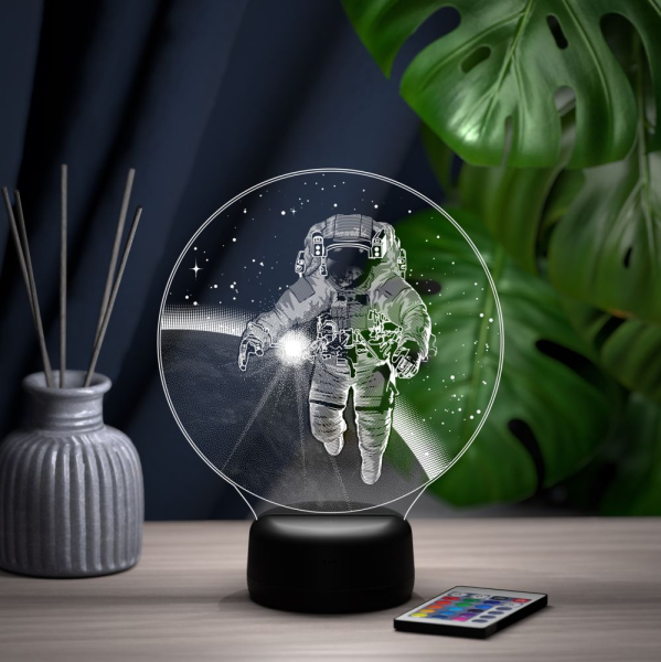 3D светильник  Светильник "Космонавт на орбите"