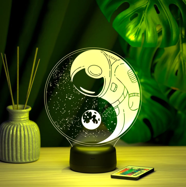 3D светильник  Светильник "Космонавт в космосе #2"